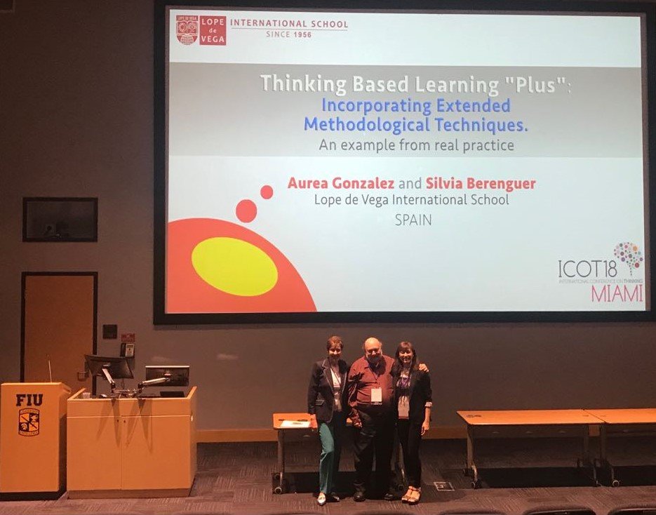 FOTO GRUPO PRESENTACIÓN LOPE EN ICOT 18